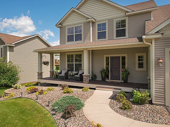 4th image of 2123 Woodcrest Dr