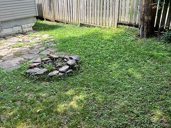 4th image of 2848 Linwood Ave