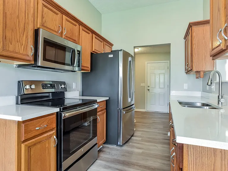 416 Lake Forest Dr — Photo 10