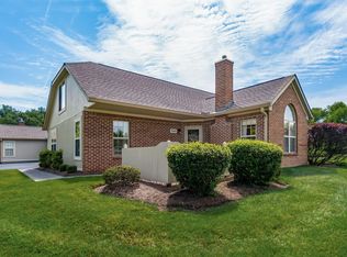 5568 Meadowood Ln, Westerville, OH 43082