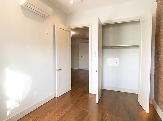 Rented by Premier Metro Realty Corp | media 20