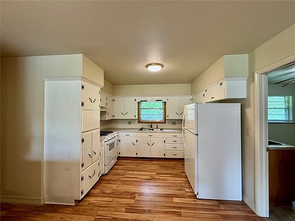 5th image of 5904 S Ball St