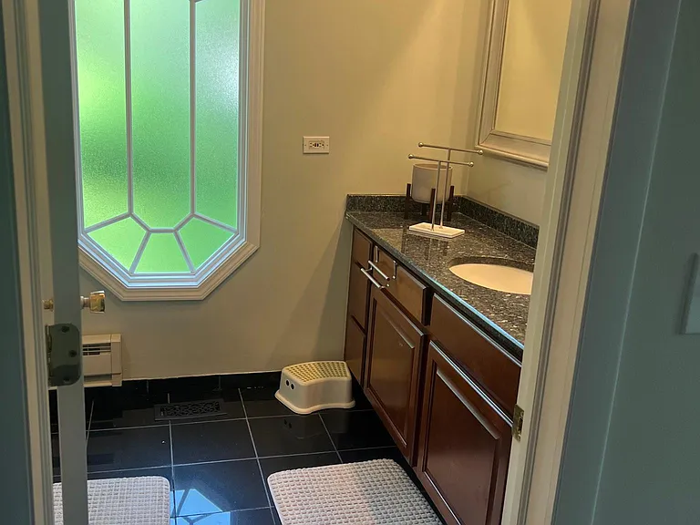 1209 Ash St — Photo 17