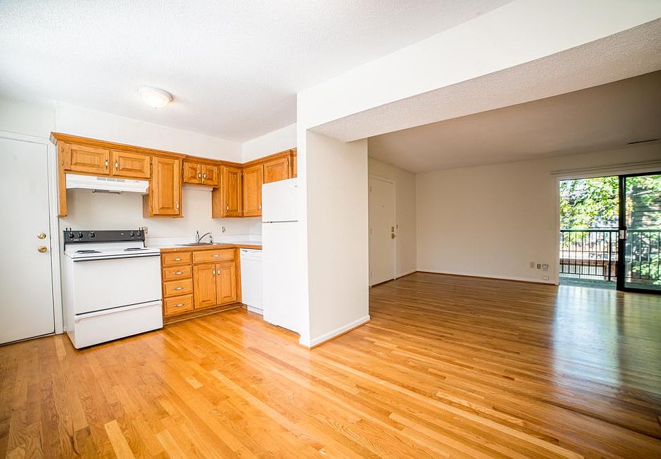 1st image of 4012 Oak St APT 11