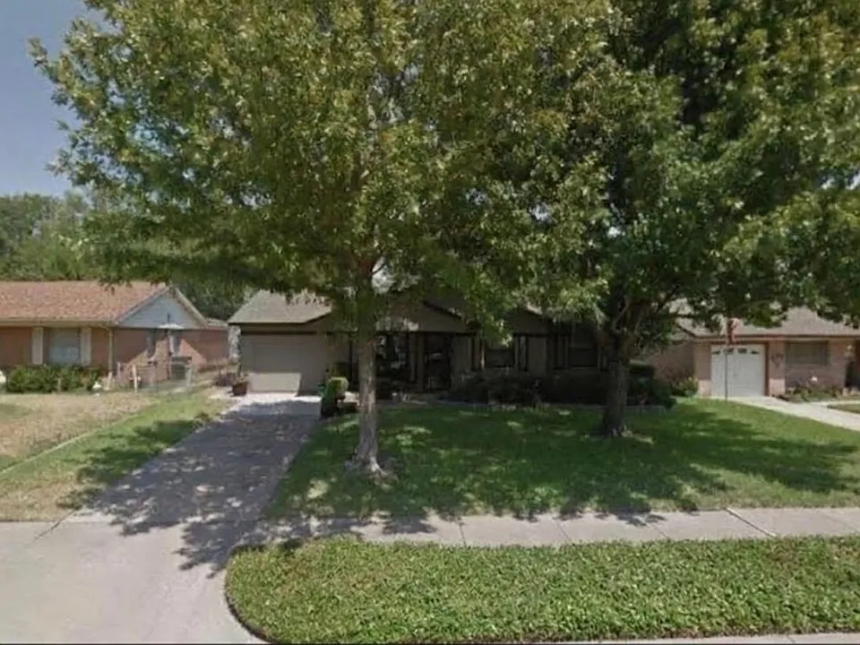 726 Cranbrook Ln