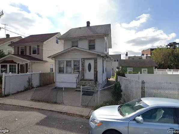 3 Taylor Court, Staten Island, NY 10310