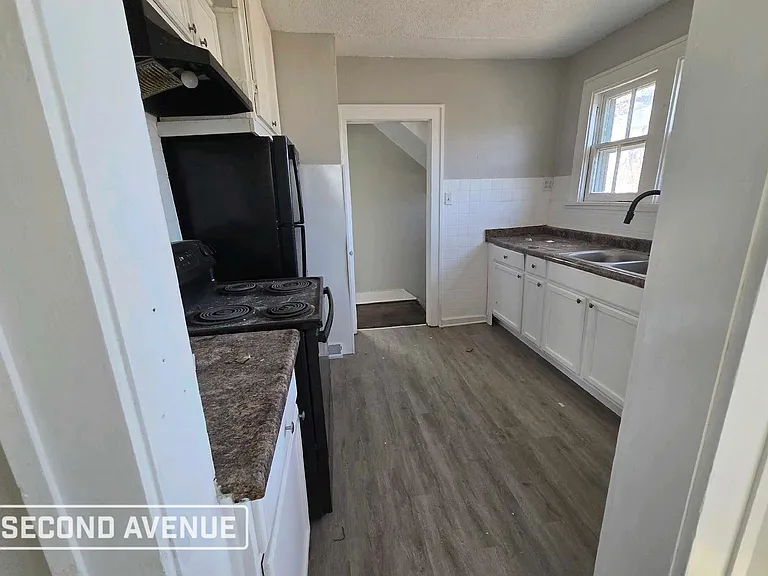 730 Wellington St SE — Photo 4