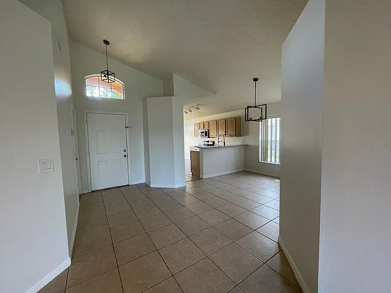 8231 Fort Thomas Way — Photo 9