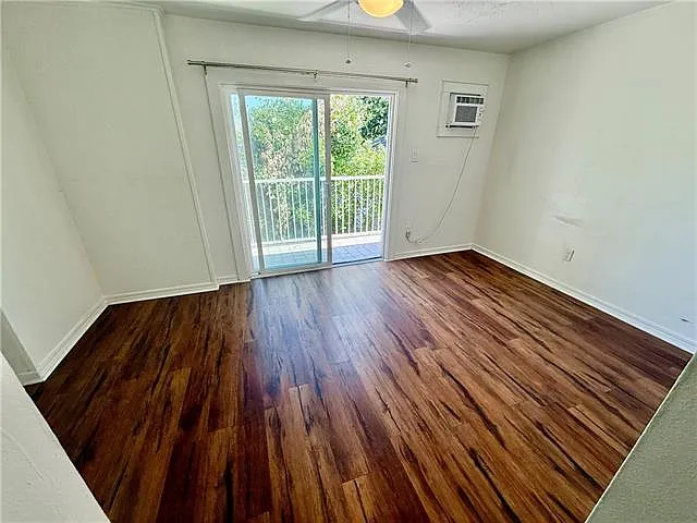 1713 Burgundy St #201 — Photo 10