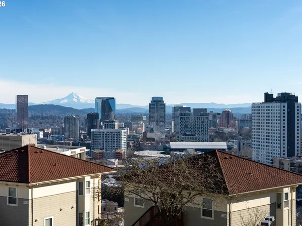 303 NW Uptown Ter APT 2B, Portland, OR 97210