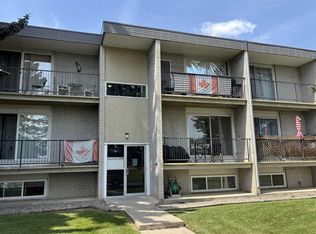 218 E Mayor Magrath Dr N #2, Lethbridge, AB T1H 3P8