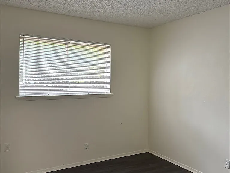 1513 Shannon Cir — Photo 5