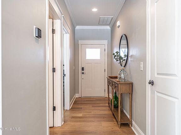 5th image of 541 Abbey Road