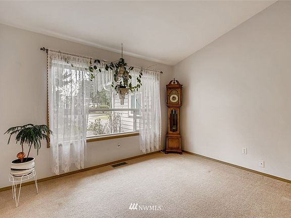 5th image of 11514 230th Avenue Ct E