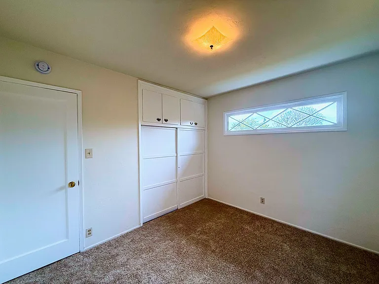1284 Alexandria Dr — Photo 15