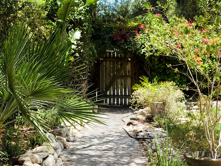 181 Alvarado Ave — Photo 17