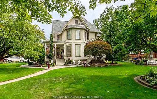 374 King St W Photo 1
