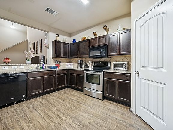 4th image of 3204 Ortman Dr