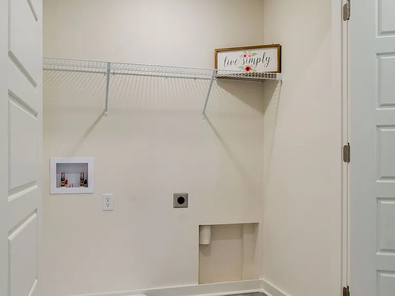 1703 Frodo Way — Photo 23