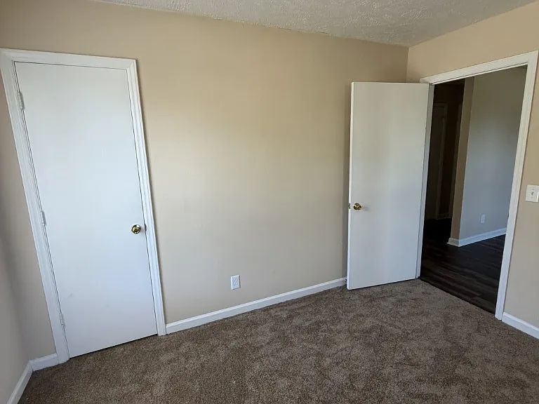 345 Creekwood Ct #B — Photo 14