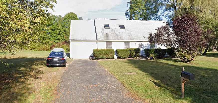 5 Surrey Ln