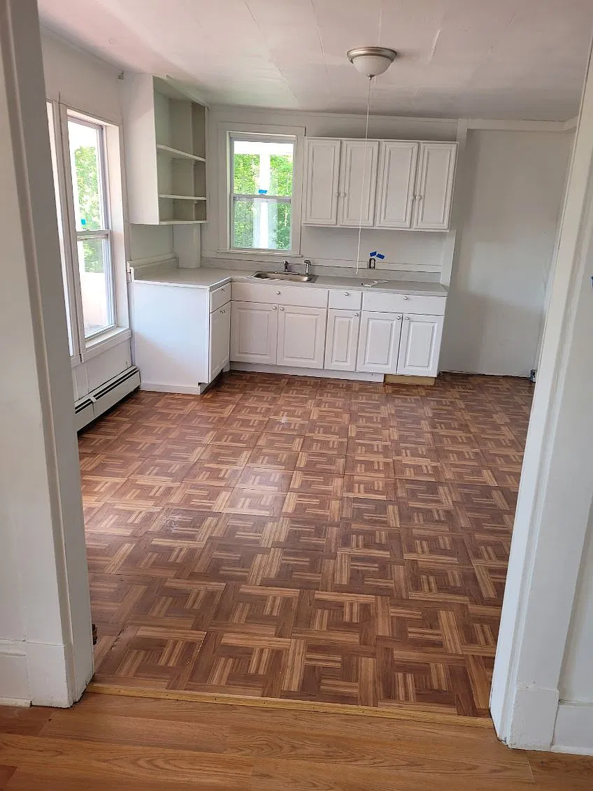 3 bed, $1,100 — Photo 3