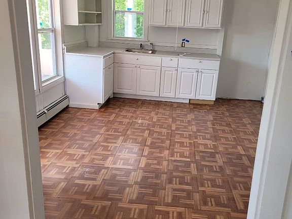 3rd image of 55 Spruce St #3