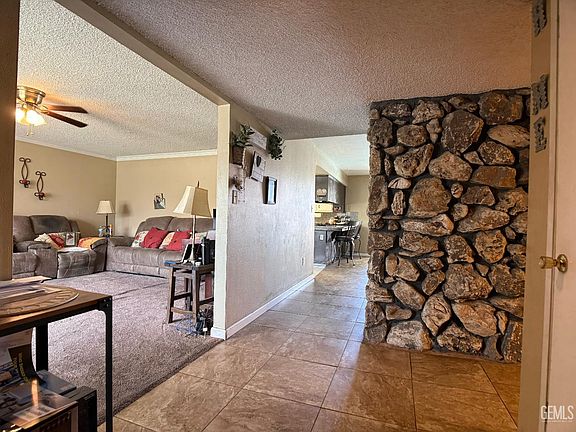 5th image of 3208 Sunview Dr