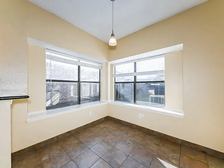 529 Horse Shoe Bnd — Photo 7