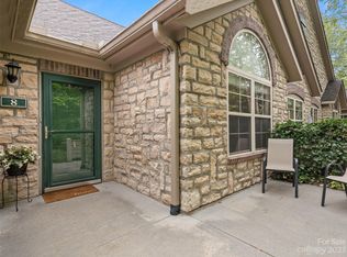8 Mountain Meadow Cir, Weaverville, NC 28787