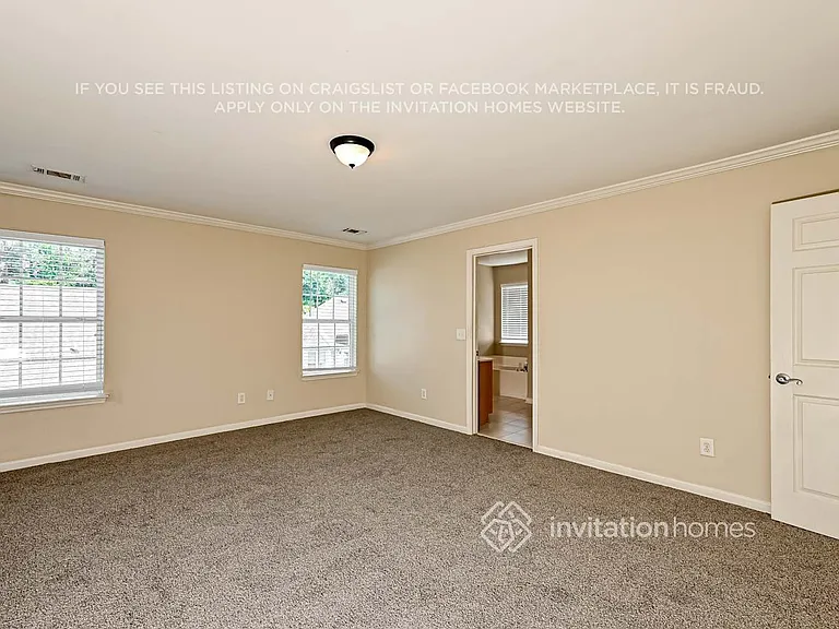 909 Lakeside Ct — Photo 9