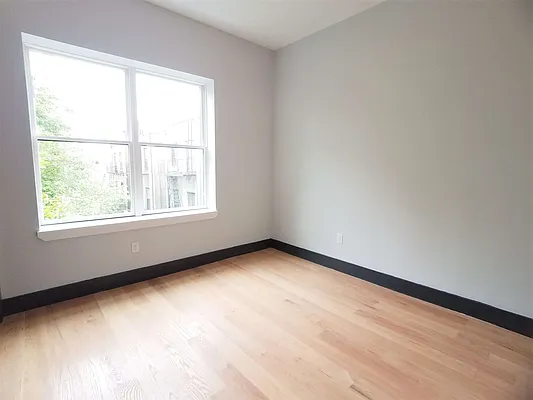 Rented by EXR | media 19