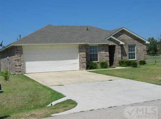 1711 Chenoweth St, Decatur, TX 76234