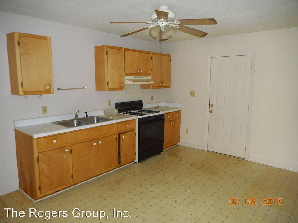 2nd image of 322-A N Clark St