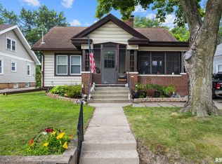 706 E Corrington Ave, Peoria, IL