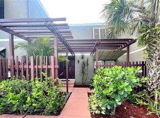 1681 W Fairway Rd UNIT 1681, Hollywood, FL 33026