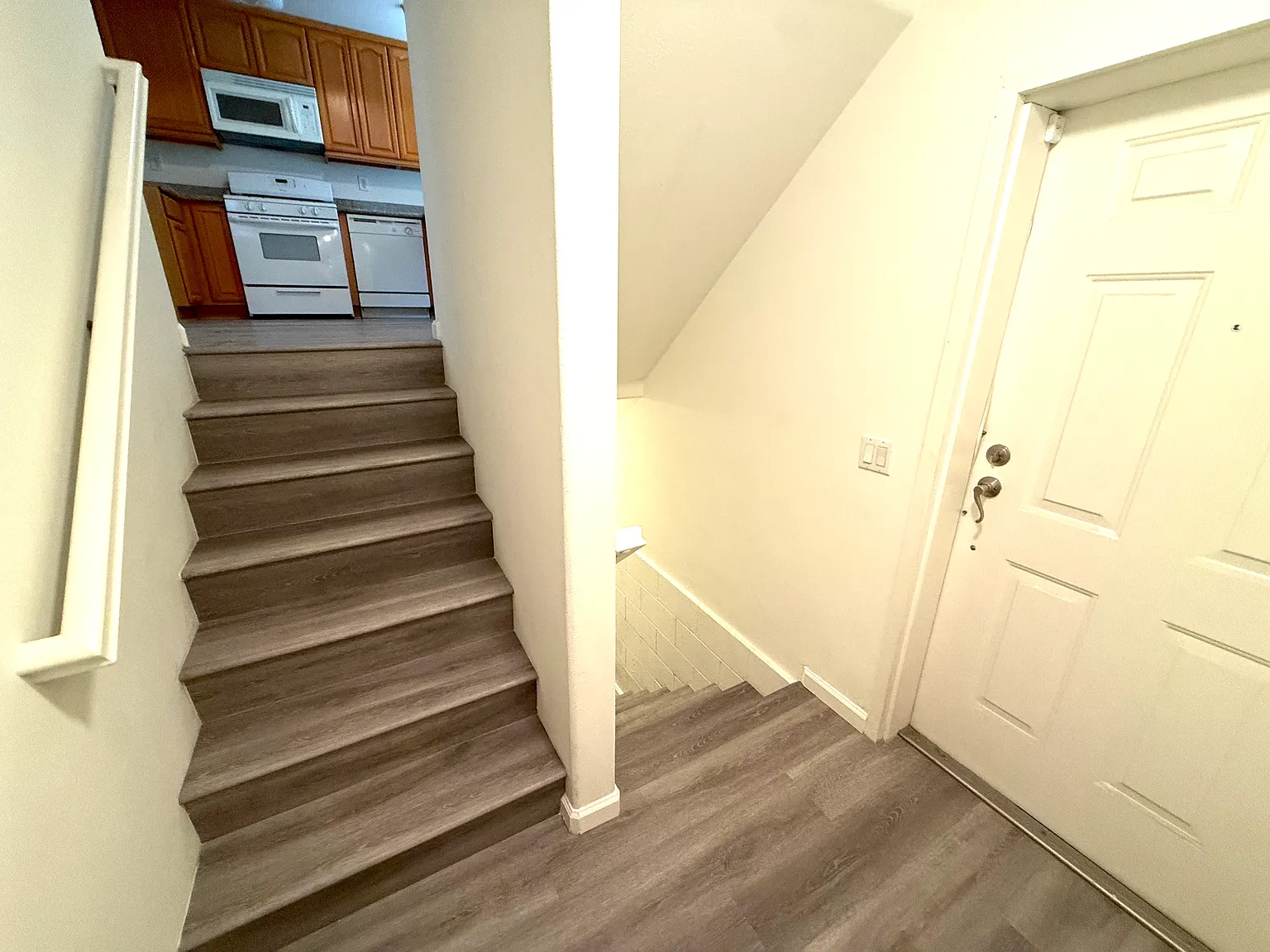 2 bed, 1232 sqft, $2,980 — Photo 2