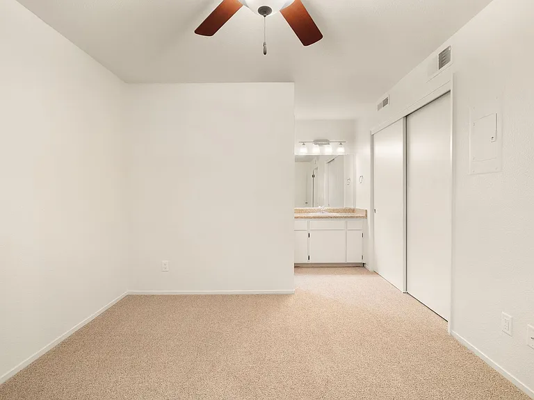1661 Forest Avenue Apartments — Photo 59