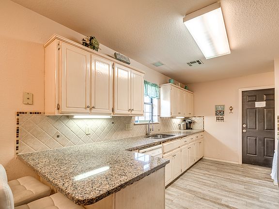 4th image of 1229 SW 133rd St