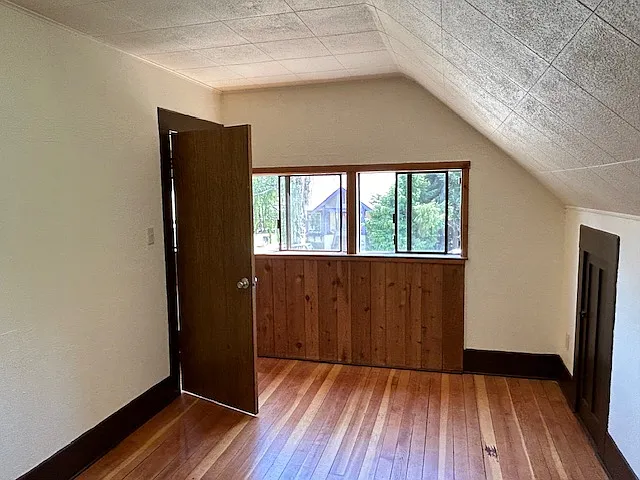 1116 Commercial St — Photo 15