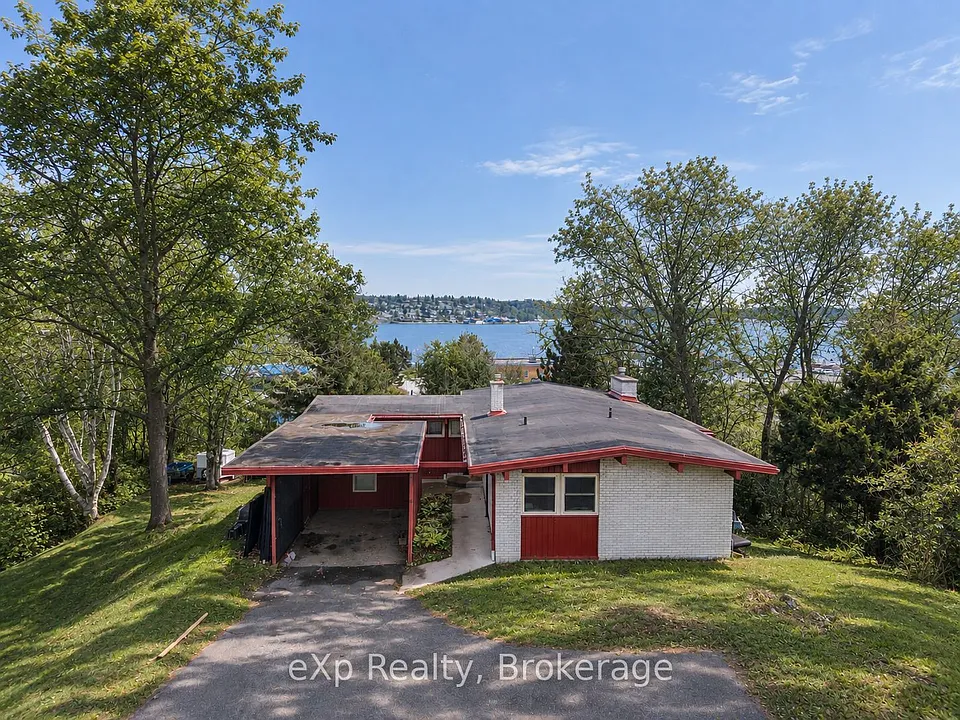 8 Sunset Ave