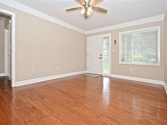 5th image of 733 Wessex Pl