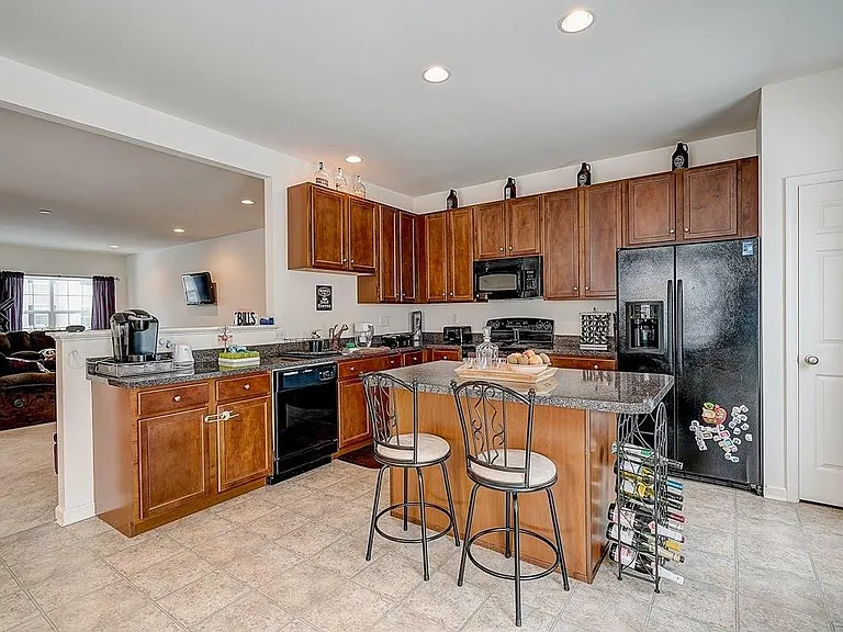 458 Jacobsen Dr #1 — Photo 12