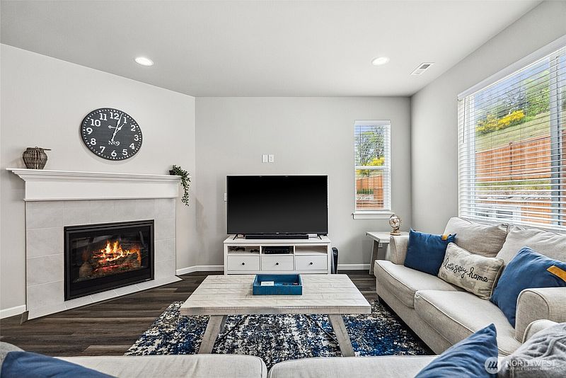 5th image of 9844 Prospect Place