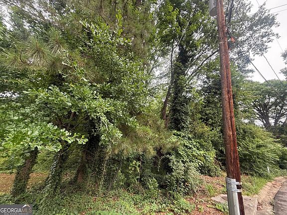 4th image of 2560 Gordon Cir SE