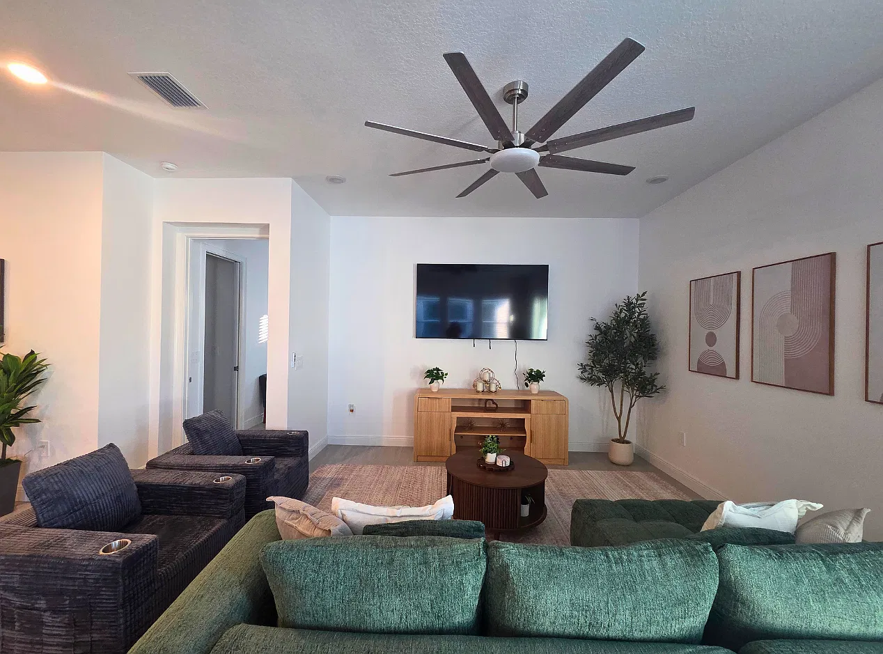 4 bed, $4,000 — Photo 2