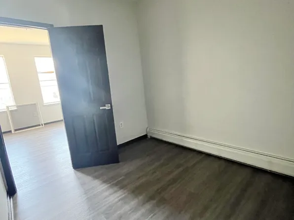 91 East 25th Street image 3 of 7