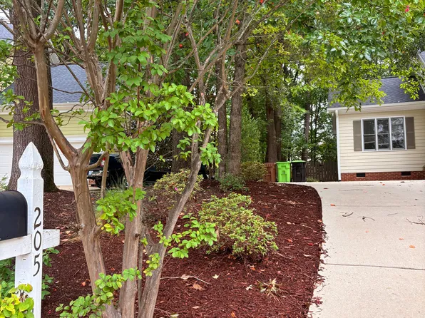 205 Dutch Hill Rd, Holly Springs, NC 27540