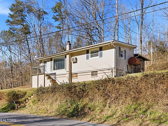 3rd image of 950 Indian Gap Rd