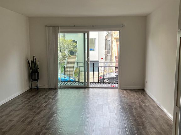 5th image of 1915 Bush St APT 2